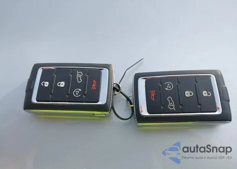 2022 Jeep Grand Cherokee L Overland 4X4 z USA, uszkodzony, nr VIN 1C4RJKDG2N8511192